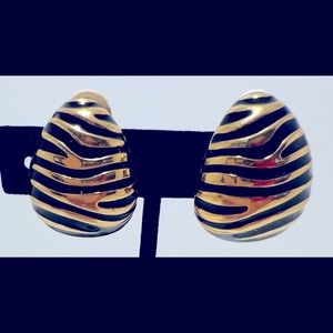 Joan Rivers Vintage Classic Collection Gold Tone Clip On Earrings